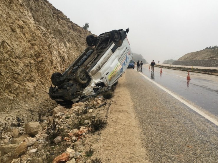 Hatay’da kamyonet devrildi: 1 yaralı
