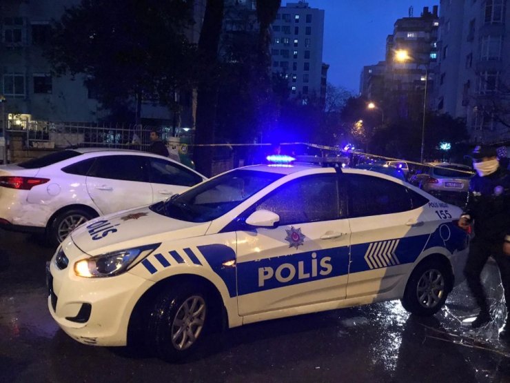 Kadıköy’de hırsızlık şüphelileri polise ateş açtı: 1 polis yaralı