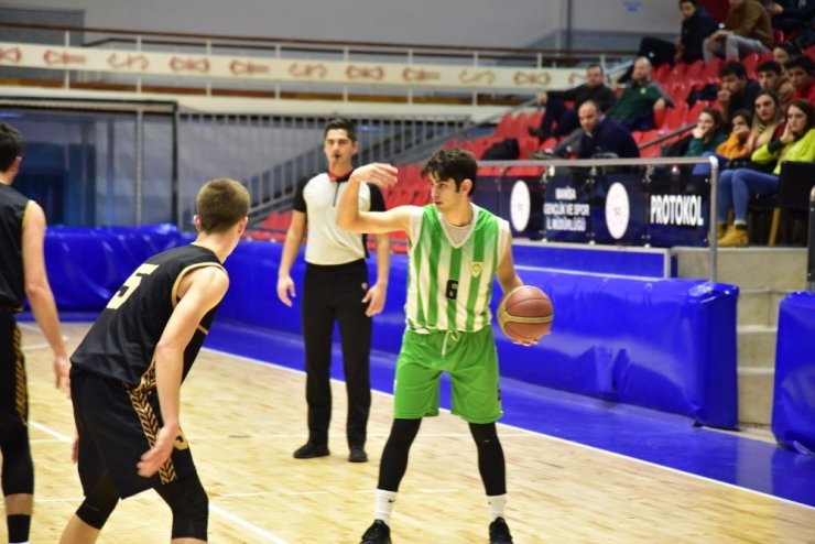 Manisa BBSK altyapıda şampiyonluğu ilan etti