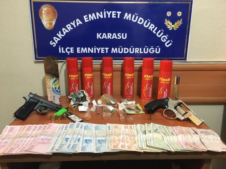Karasu’da uyuşturucu operasyonu: 2 tutuklama