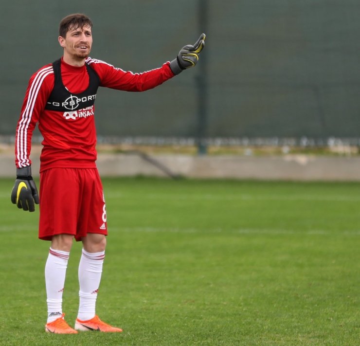 Lider Sivasspor tam gaz çalışıyor