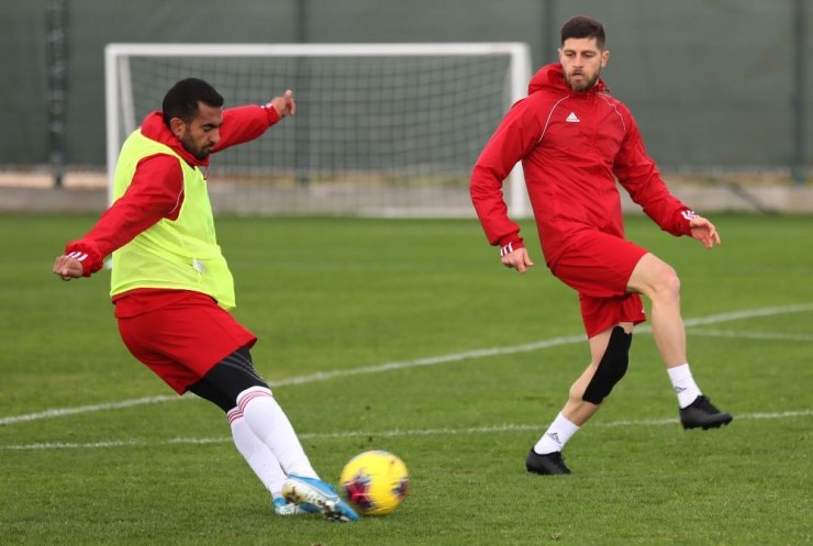 Lider Sivasspor tam gaz çalışıyor