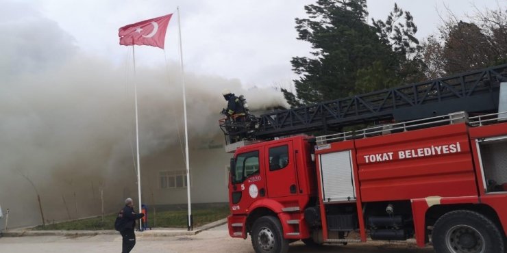 Tokat’ta çatı yangını