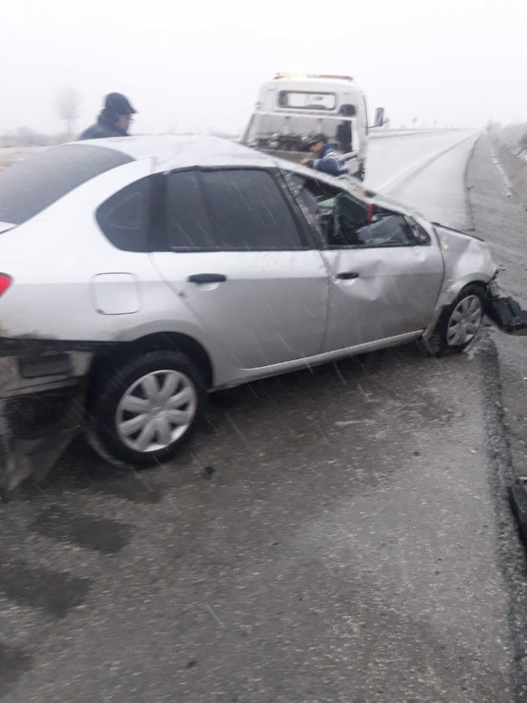 Kastamonu’da yoldan çıkan otomobil takla attı: 2 yaralı