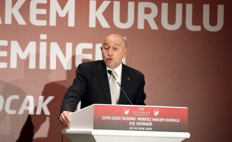 Nihat Özdemir: "Hakemlerimiz ilk yarıda baskı altında iyi performans sergilediler”