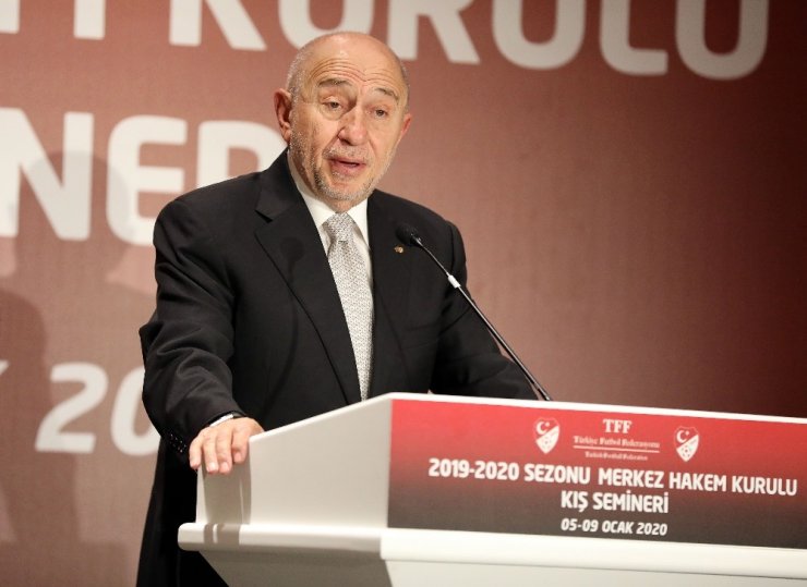 Nihat Özdemir: "Hakemlerimiz ilk yarıda baskı altında iyi performans sergilediler”