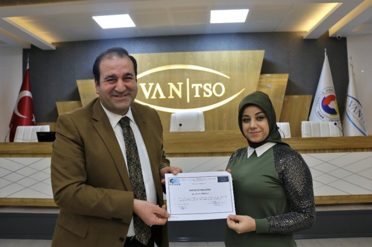 Başkan Takva: “Ekonomide ‘bizde varız’ demelisiniz”