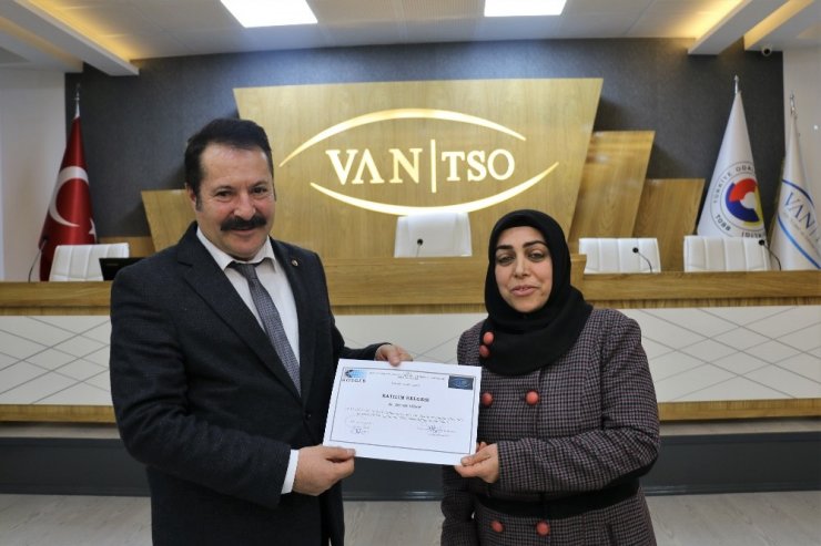 Başkan Takva: “Ekonomide ‘bizde varız’ demelisiniz”