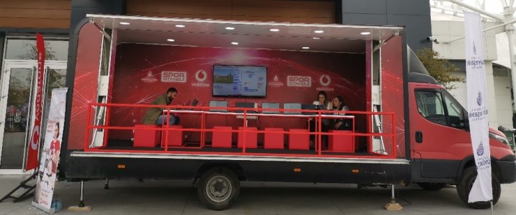 Vodafone Kodlama Minibüsü, 11 Ocak’ta İstanbul turuna çıkıyor