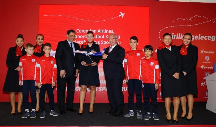 Corendon Airlines, Altınordu’nun ’Geleceğe Uçuş’ sponsoru oldu