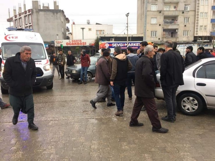 İki otomobil çarpıştı: 2 yaralı