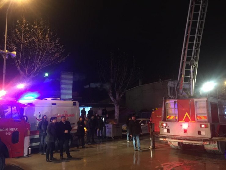 Amasya'da bir alışveriş merkezinde yangın çıktı