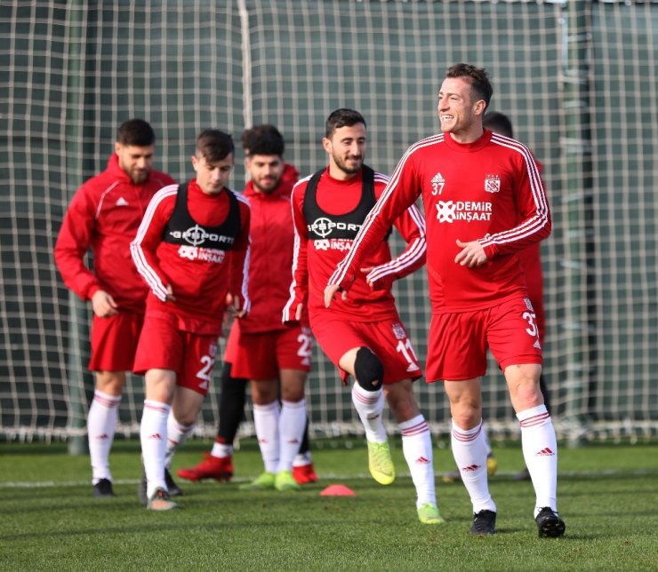 Yiğidolar çift kale çalıştı