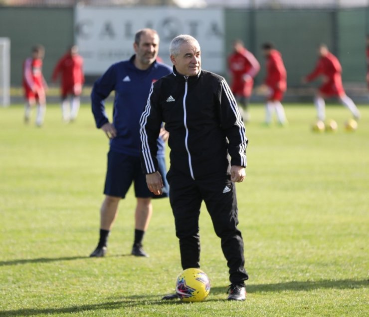 Yiğidolar çift kale çalıştı