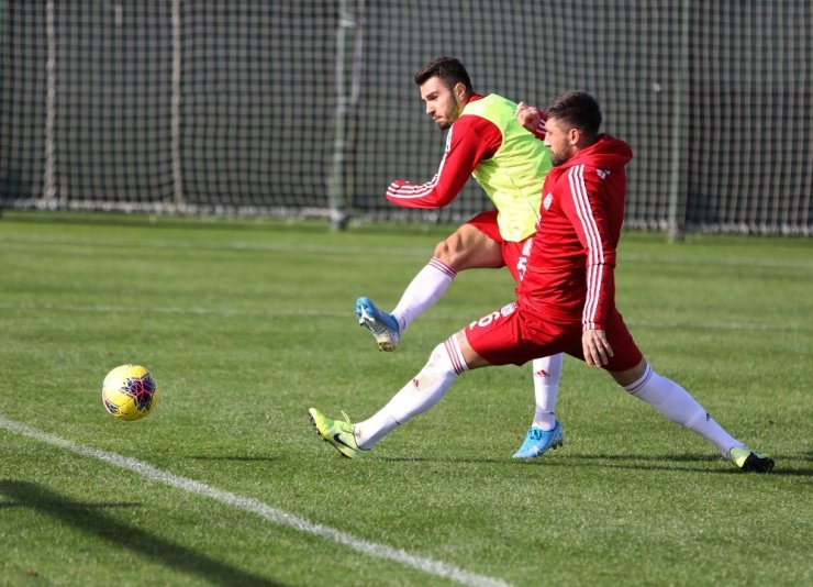 Yiğidolar çift kale çalıştı