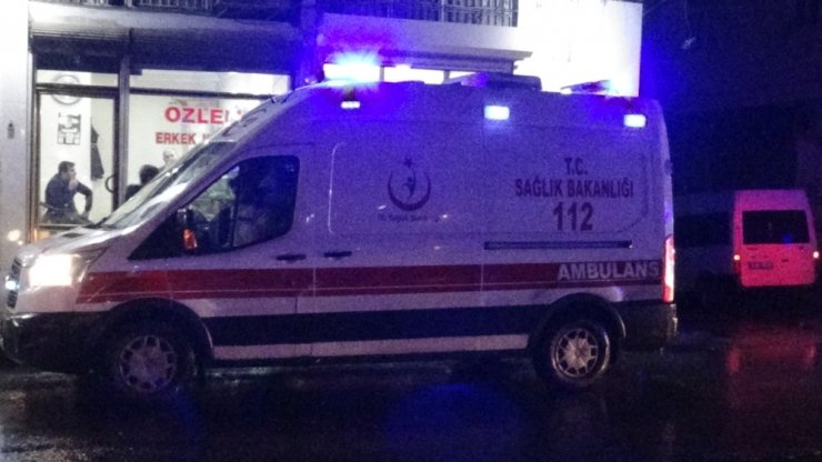 Sobadan çıkan yangından anne ve 3 çocuğunu komşular kurtardı