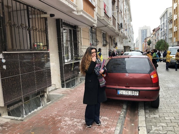 Esenyurt’ta evine haciz gelen adam ortalığı birbirine kattı