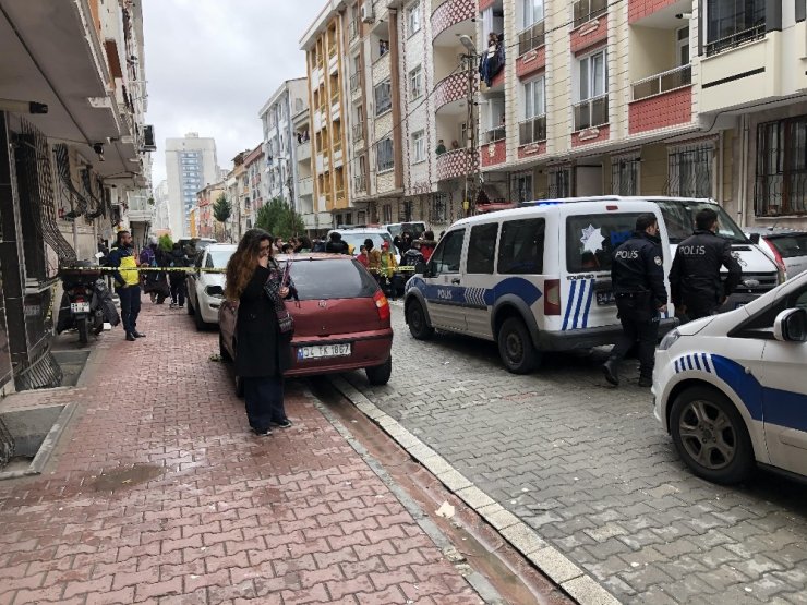 Esenyurt’ta evine haciz gelen adam ortalığı birbirine kattı