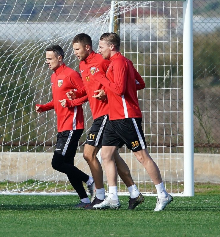 Kayserispor, Enver ve Zoran ile anlaştı
