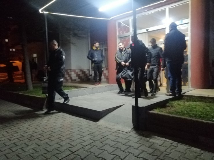 Bunalıma girdi, kendini astı