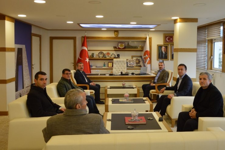 Başkandan vekile kılıç