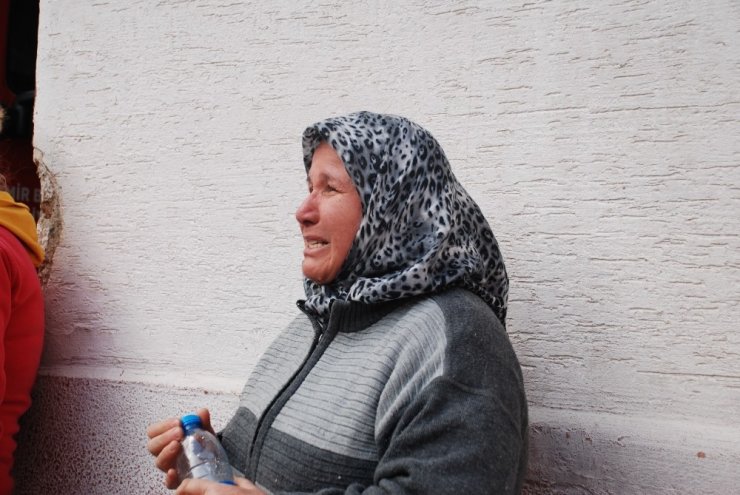 Tüpten çıkan yangın, binayı kullanılamaz hale getirdi