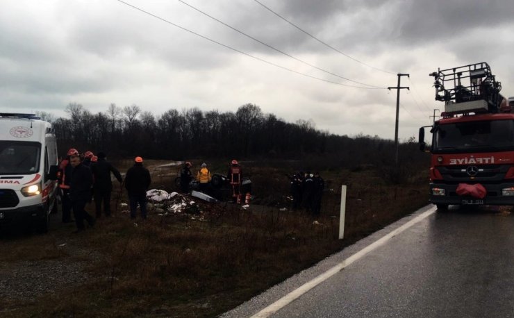 Sakarya’da kontrolden çıkan otomobil takla attı: 1 ölü