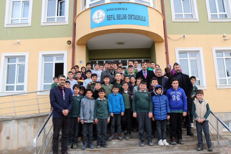 Şarkışla Kaymakamı Erdem öğrencilerle bir araya geldi