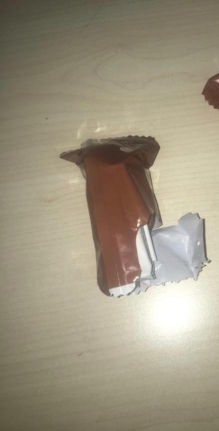 Kek paketinden uyuşturucu çıktı