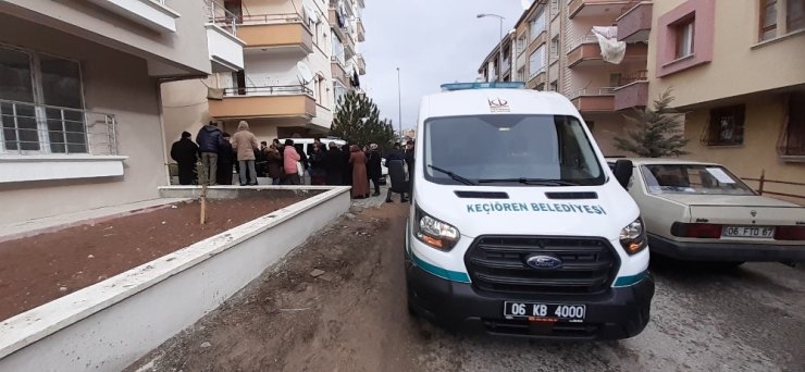 3. kattan düşen yaşlı kadın hayatını kaybetti