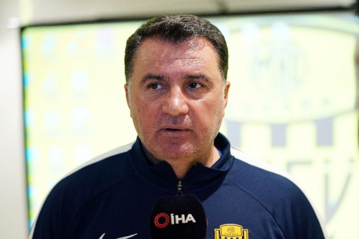 Mustafa Kaplan: “İki kanat, 1 santrfor oyuncusuna ihtiyacımız var”