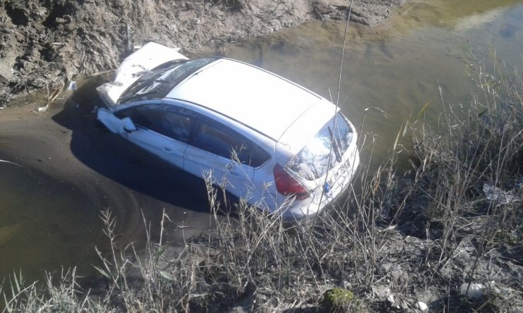 Kaş’ta otomobil kanala uçtu: 1 yaralı