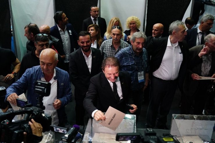 Hürser Tekinoktay: "Olayı sadece Fikret Orman’a yıkamazsınız"