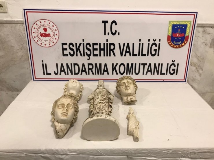 Jandarma tarihi eser kaçaklığına göz açtırmadı