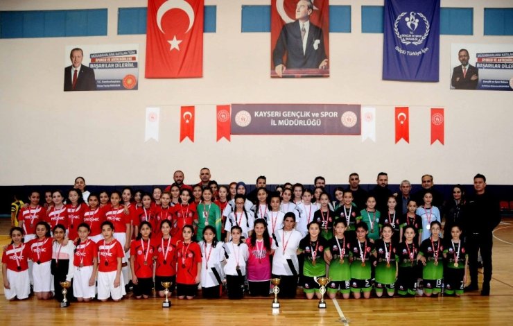 Okullar arası Küçükler Hentbol İl Birinciliği Müsabakaları Tamamlandı