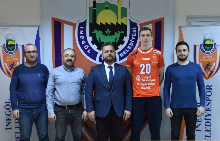 İnegöl Belediyespor, İsveçli voleybolcu Gustavsson'u transfer etti