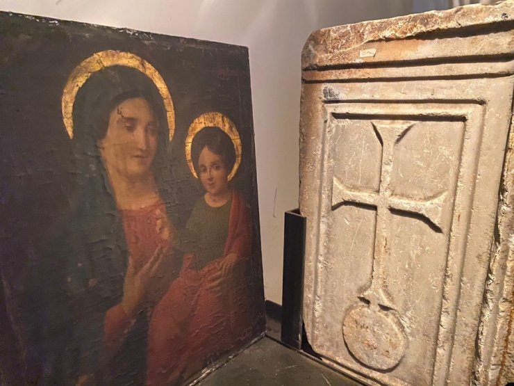 İstanbul’da tarihi eser operasyonu: Bin 134 parça eser geçirildi