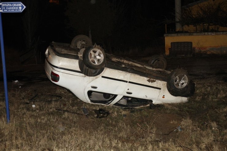 Takla atan otomobil ters devrildi: 2 yaralı