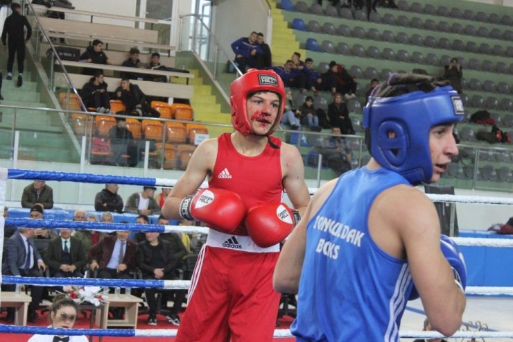 ‘Liseler Arası Türkiye Boks Şampiyonası’ Erzurum’da başladı