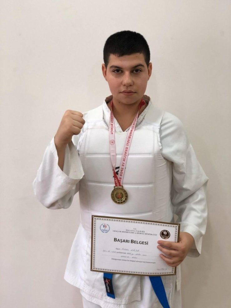 Okullar arası karate müsabakaları sonuçlandı