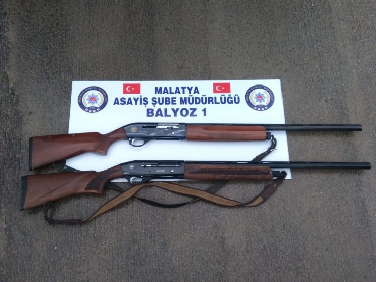 Silahlar ve uyuşturucu ele geçirildi