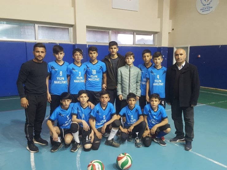 Şırnak’taki okullar arası müsabakalara Hilal Şeyhan Ortaokulu damga vurdu
