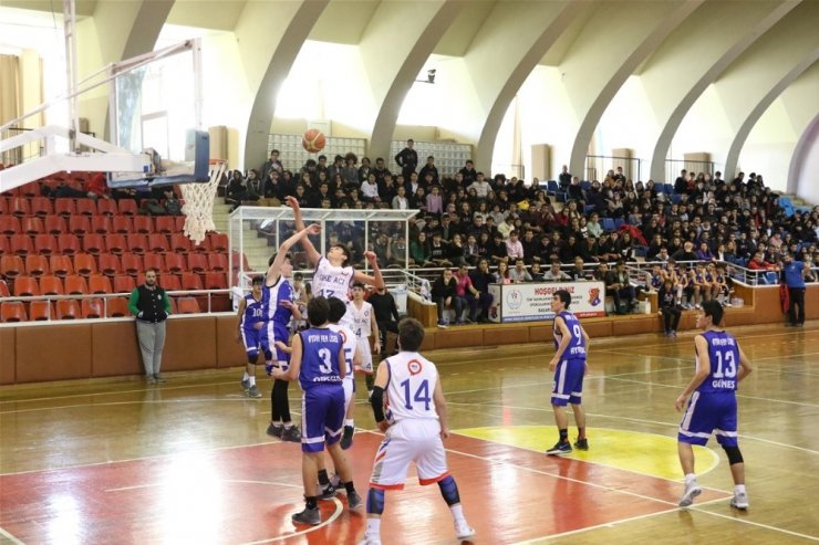 Okullar Arası Basketbol Genç Erkekler Müsabakaları yapıldı