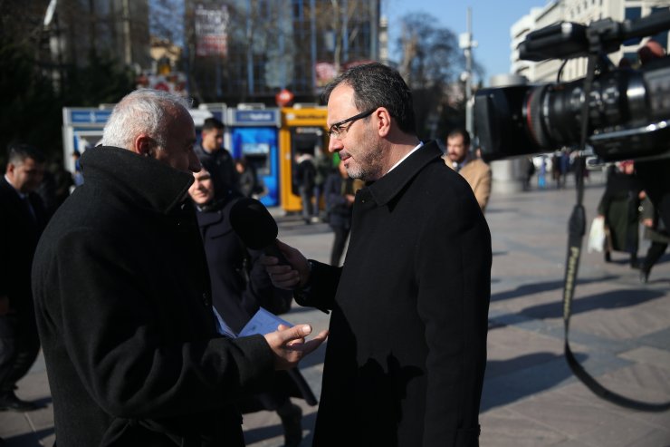 Bakan Kasapoğlu Gazeteciler Günü’nde muhabir oldu