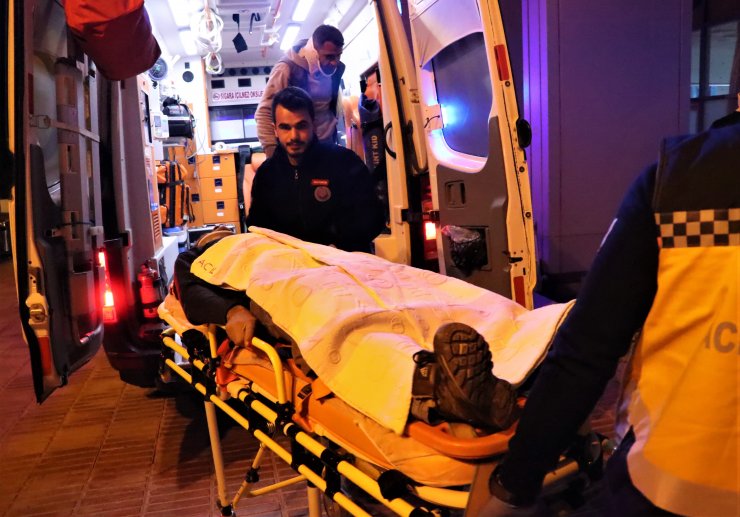 Burdur'da otomobil devrildi: 5 yaralı