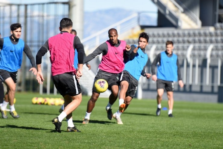 Denizlispor, Antalya’da son antrenmanın yaptı