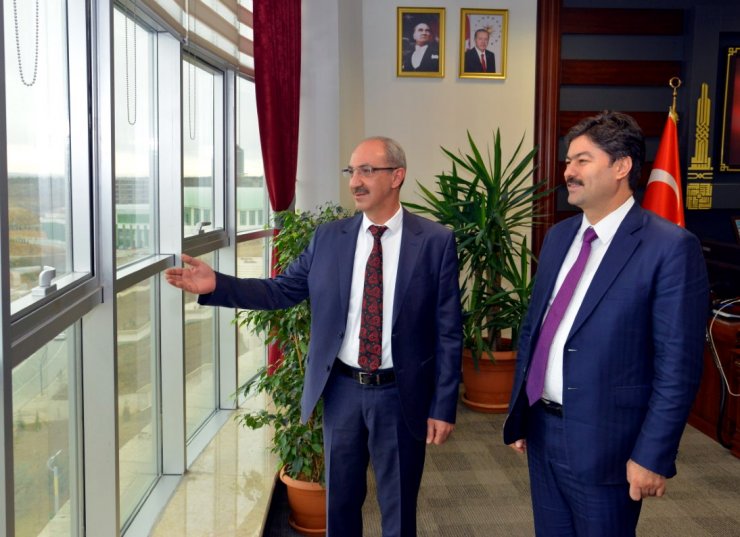 Esnaf, Sanatkarlar ve Kooperatifçilik Genel Müdürü Erkan'dan Rektör Karakaya'ya ziyaret
