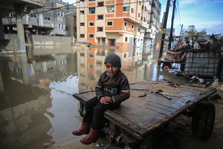 Gazze'de şiddetli yağış nedeniyle onlarca evi su bastı