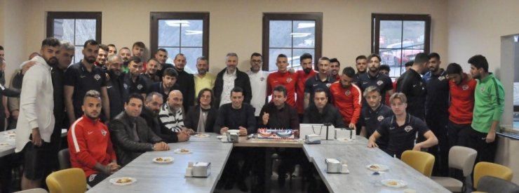 Başkan Hekimoğlu’na sürpriz doğum günü