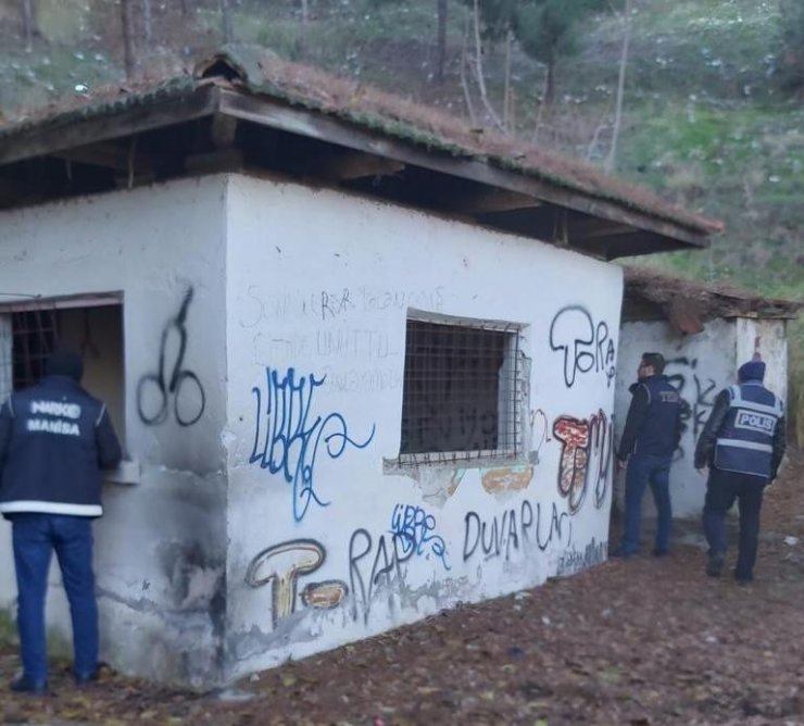 Manisa’da okul çevrelerinde uyuşturucu araması